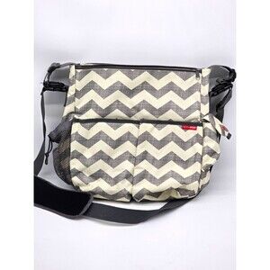 Skip Hop Gray/White Chevron Messenger Diaper Bag Adjustable Strap, Inner Pockets